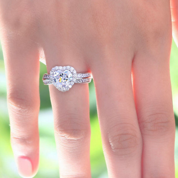 ❤️SALE!❤️ 2 Carat Heart Cut .925 Sterling Silver Ring - Picture 1 of 4